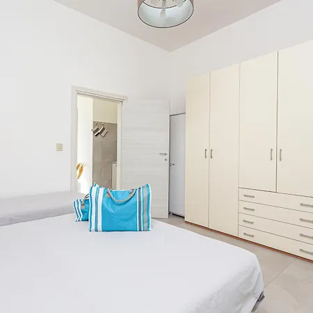 Nicola House Apartment *