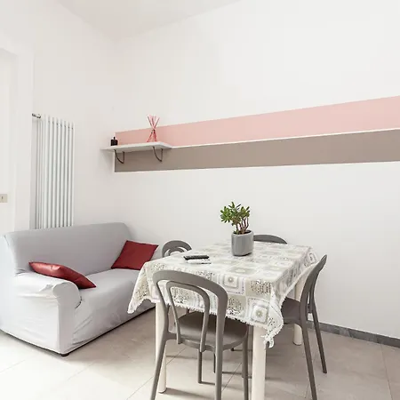 Nicola House Апартаменты