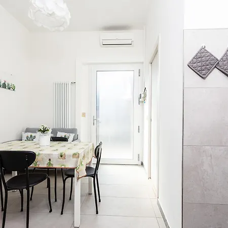 Nicola House Apartment *