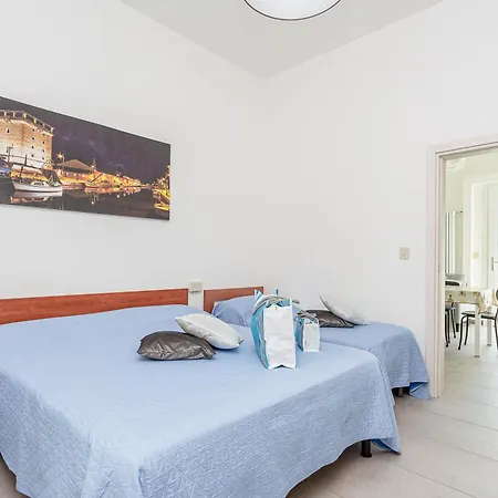 Apartment Nicola House *