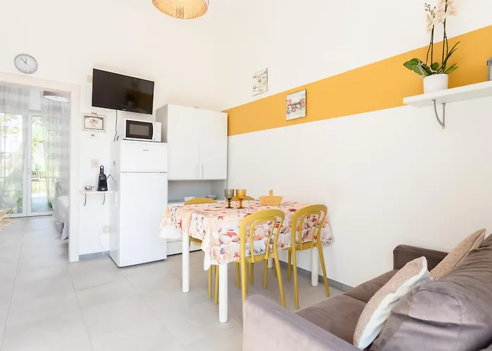 Daire Nicola House *