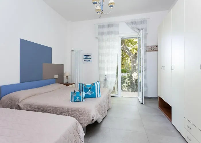 Daire Nicola House *