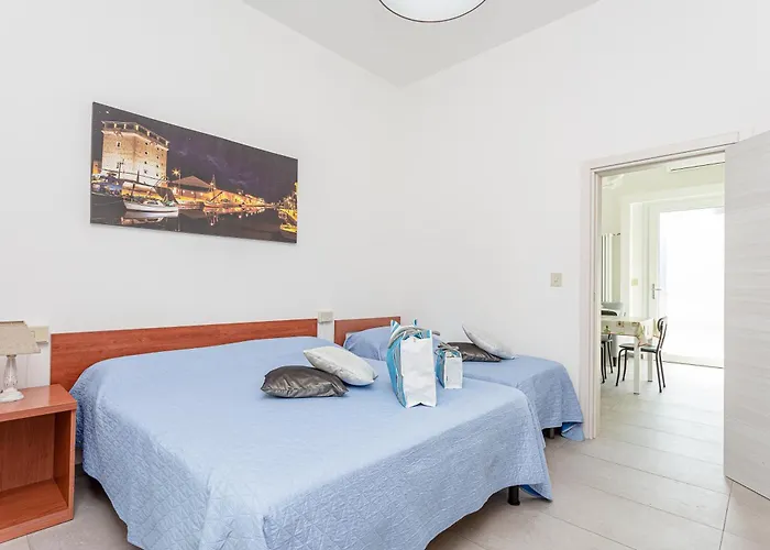 Daire Nicola House *