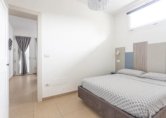 Daire Nicola House *